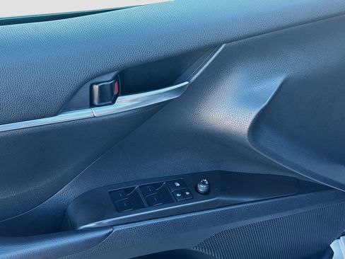 Used 2024 Toyota Camry SE w/ Convenience Package image 16