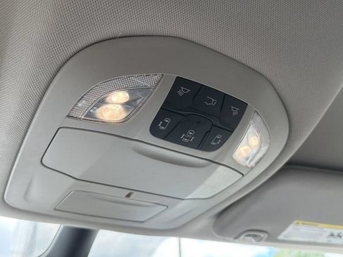 Used 2024 Chrysler Pacifica Limited FWD image 20