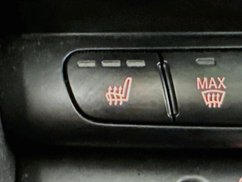 Used 2022 MINI Cooper 2-Door Hardtop FWD image 4