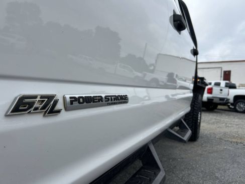 Used 2019 Ford F250 XL w/ Power Equipment Group AWD/4WD image 14
