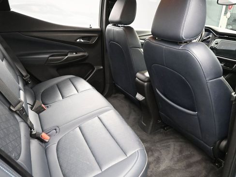 Used 2022 Chevrolet Bolt EUV LT w/ Convenience Package image 33