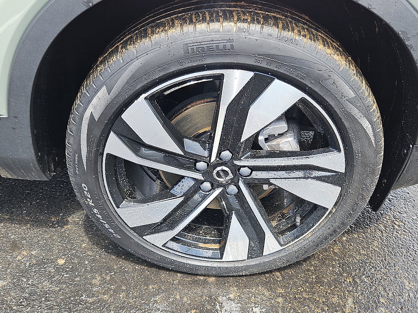 Certified 2023 Volvo XC40 B5 Plus w/ Protection Package Premier AWD/4WD image 8