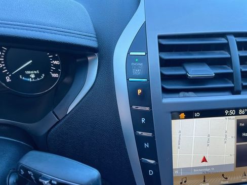 Used 2017 Lincoln MKZ Reserve FWD image 23