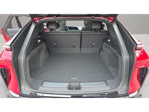 Certified 2025 Cadillac Lyriq Sport image 21