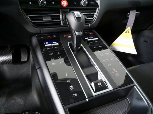 New 2026 Porsche Macan GTS image 19