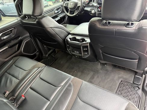 Used 2024 RAM 1500 Laramie AWD/4WD image 18