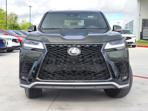 Used 2025 Lexus LX 600 F Sport w/ Accessory Package (Z1) AWD/4WD image 2