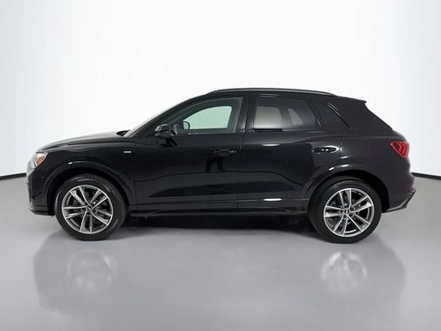 Used 2023 Audi Q3 2.0T Premium w/ Black Optic Sport Package AWD/4WD image 4