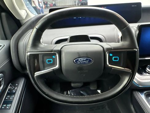 Used 2025 Ford Expedition Platinum AWD/4WD image 60