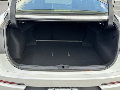 Used 2023 Toyota Crown XLE image 8