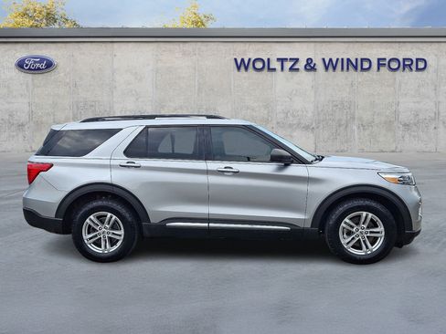 Used 2020 Ford Explorer XLT w/ Equipment Group 202A AWD/4WD image 7