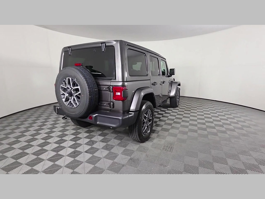 Used 2026 Jeep Wrangler Unlimited Sahara AWD/4WD image 41