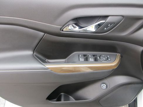 Used 2023 GMC Acadia SLE w/ Driver Convenience Package image 22