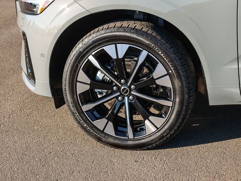New 2026 Volvo XC60 B5 Plus w/ Climate Package PRO AWD/4WD image 9