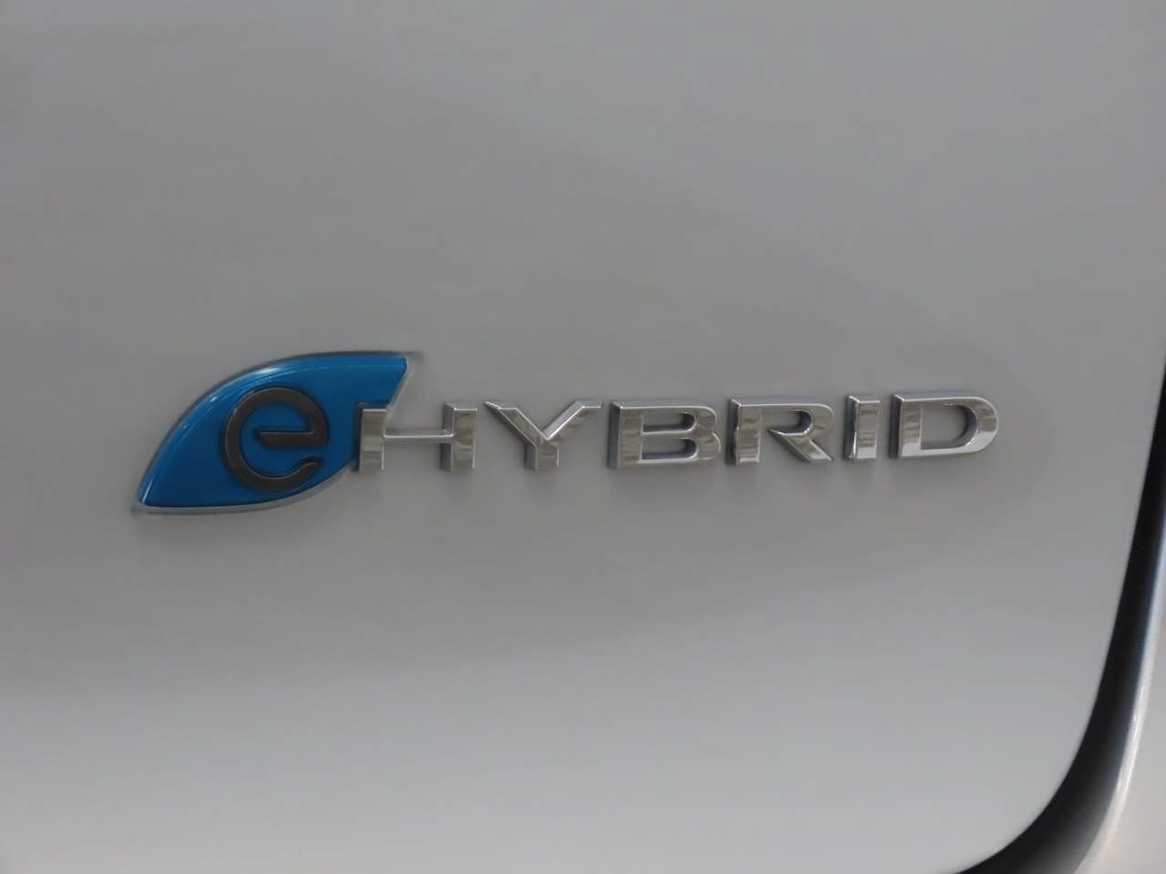 Used 2024 Chrysler Pacifica Limited FWD image 4