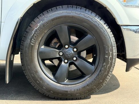 Used 2018 RAM 1500 SLT image 14