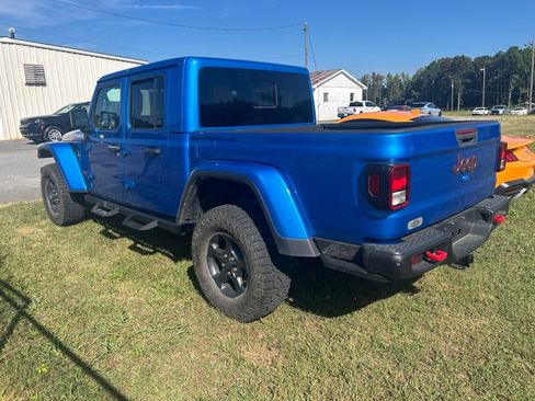 Used 2023 Jeep Gladiator Rubicon w/ Cold Weather Group AWD/4WD image 9