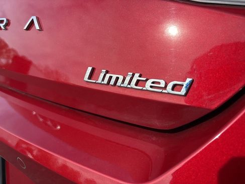 Used 2023 Hyundai Elantra Limited FWD image 15