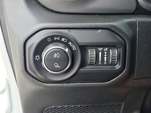 Used 2021 Jeep Gladiator Sport AWD/4WD image 28