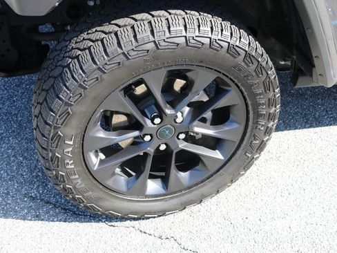 Used 2025 Jeep Wrangler Unlimited Sahara image 12