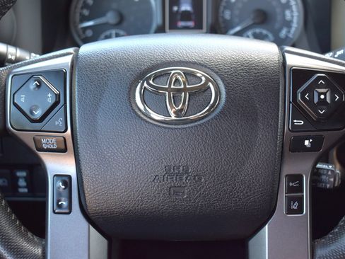 Used 2022 Toyota Tacoma TRD Off-Road w/ TRD Premium Off Road Package AWD/4WD image 65