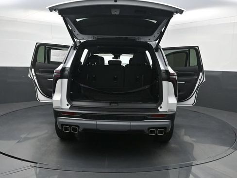 Used 2024 Chevrolet Traverse Z71 w/ LPO, Floor Liner Package AWD/4WD image 56