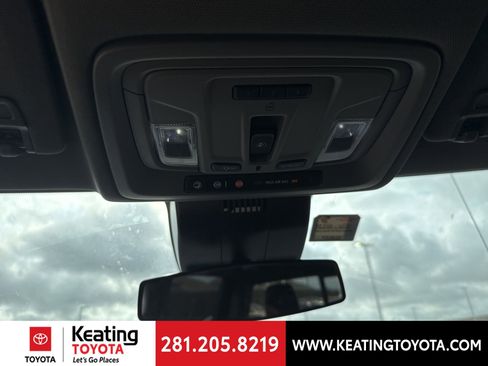 Used 2024 GMC Sierra 1500 SLE w/ Preferred Package image 23