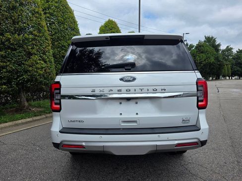 Used 2023 Ford Expedition Limited AWD/4WD image 4