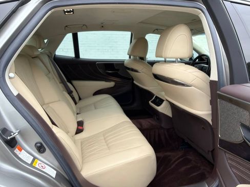 Used 2019 Lexus LS 500 w/ Interior Upgrade Package RWD image 10