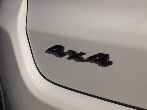 Used 2023 Jeep Compass Trailhawk image 7