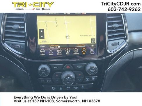 Used 2019 Jeep Grand Cherokee Limited w/ Luxury Group II image 37