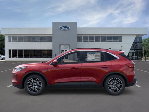 New 2026 Ford Escape SE w/ Class II Trailer Tow Package FWD image 3