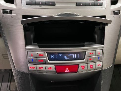 Used 2014 Subaru Outback 2.5i Limited w/ Moonroof Package image 27