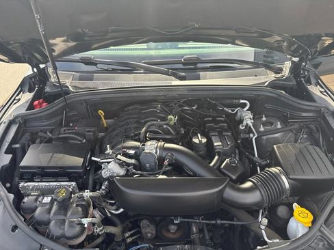 Used 2024 Dodge Durango SXT AWD/4WD image 36