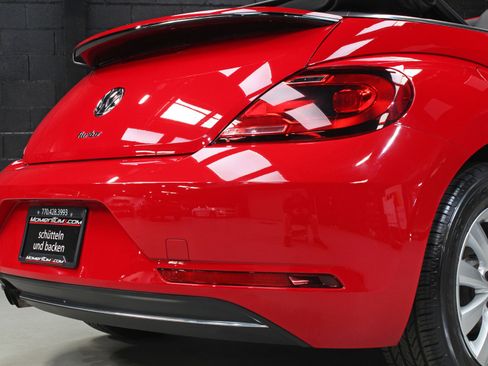 Used 2018 Volkswagen Beetle 2.0T S image 18