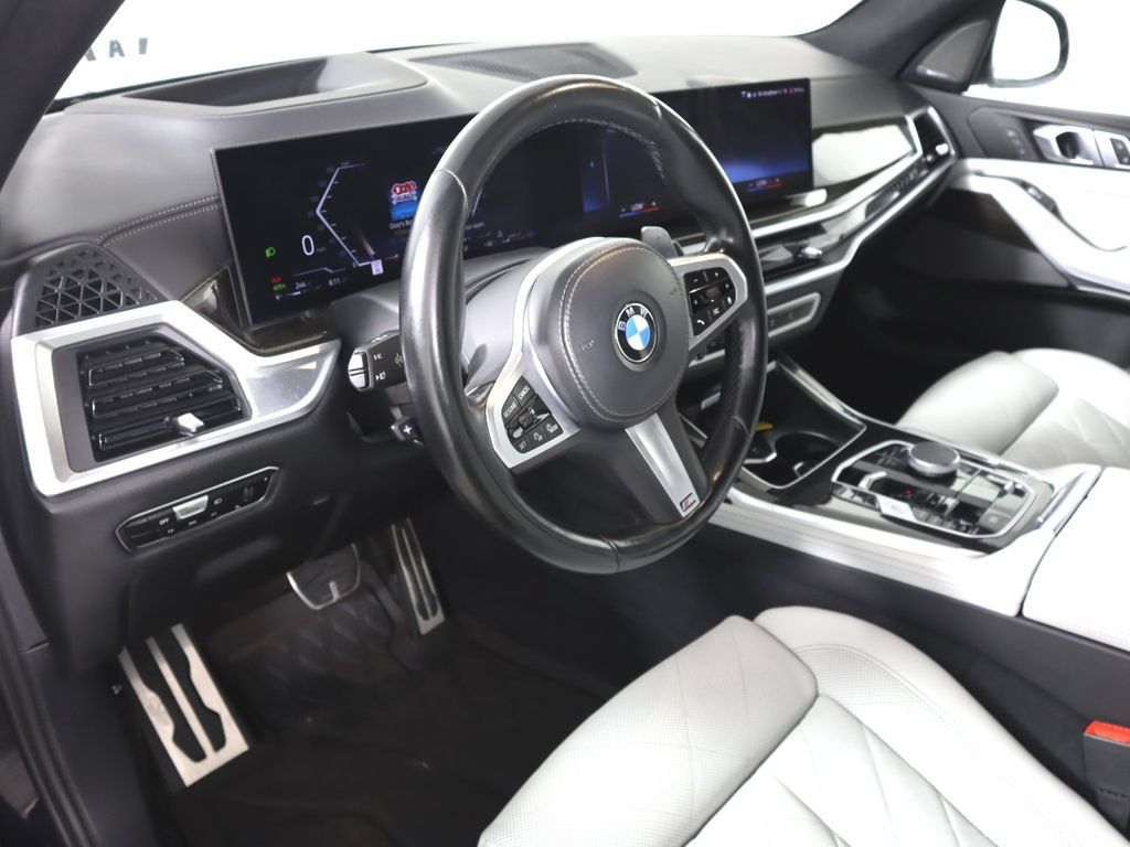 Used 2023 BMW X7 xDrive40i w/ M Sport Package AWD/4WD image 9