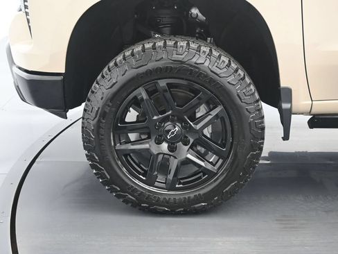 Used 2022 Chevrolet Silverado 1500 LT Trail Boss w/ Convenience Package II AWD/4WD image 25