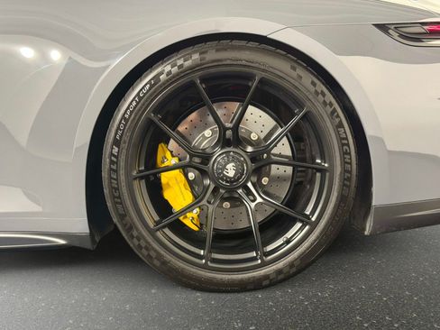Used 2025 Porsche 911 GT3 RWD image 14