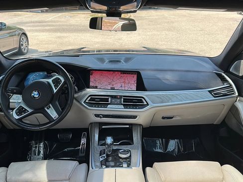 Used 2021 BMW X7 M50i AWD/4WD image 29
