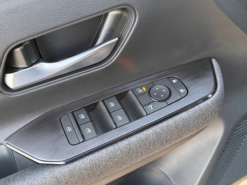 New 2026 Nissan Kicks SV image 22