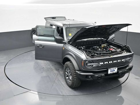 New 2025 Ford Bronco Badlands image 63
