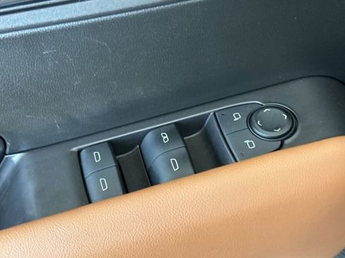 Used 2024 GMC Canyon AT4 w/ AT4 Premium Package image 12