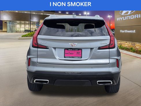 Used 2025 Cadillac XT4 Premium Luxury FWD image 8