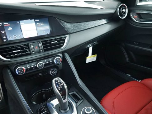 New 2024 Alfa Romeo Giulia Sprint RWD image 27
