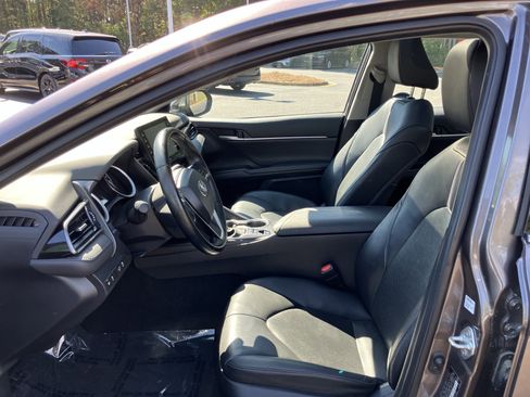 Used 2023 Toyota Camry XLE FWD image 16