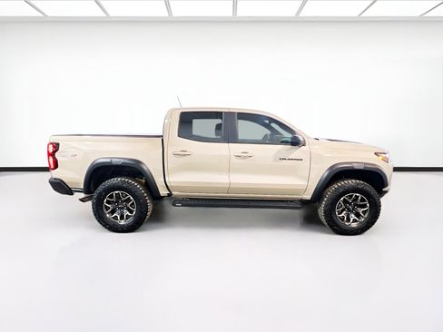 Used 2024 Chevrolet Colorado ZR2 w/ Technology Package AWD/4WD image 24