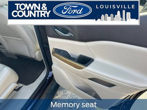 Used 2018 GMC Acadia Denali w/ Technology Package AWD/4WD image 13