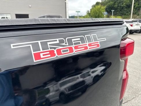 Used 2021 Chevrolet Silverado 1500 LT Trail Boss AWD/4WD image 13