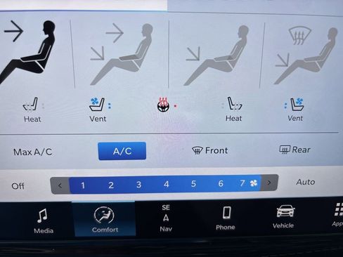 Used 2025 Chrysler Pacifica Limited FWD image 37