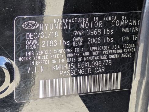 Used 2019 Hyundai Elantra GT image 23